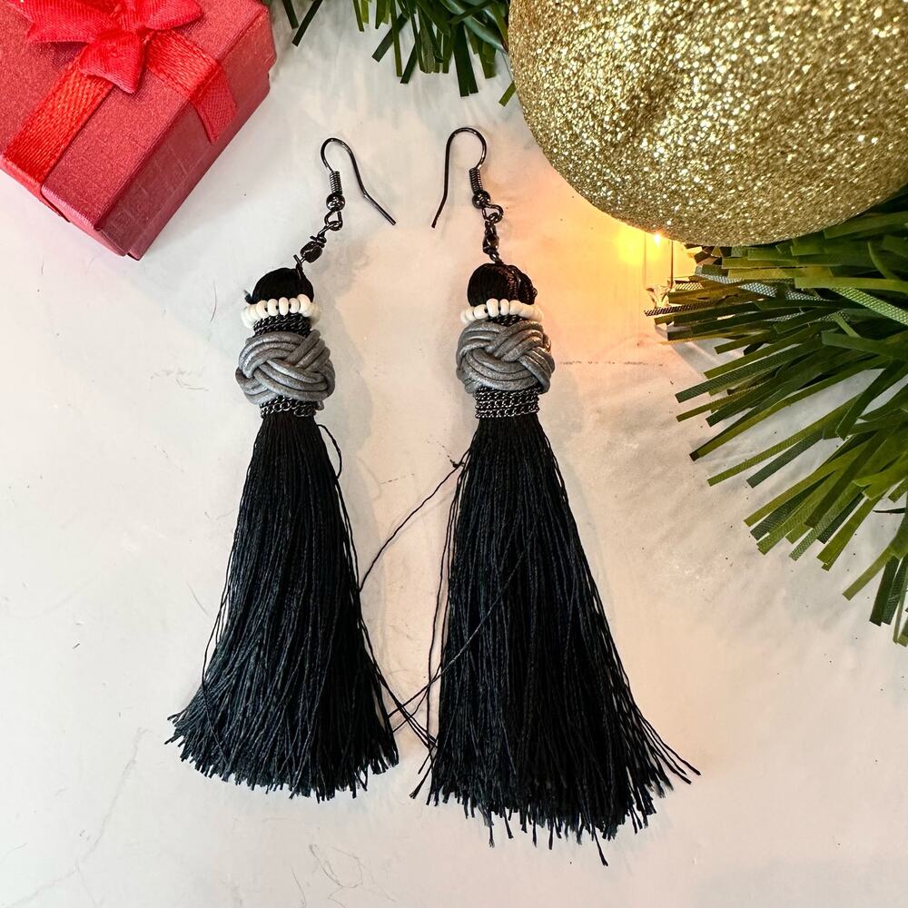 Hook tassel earrings